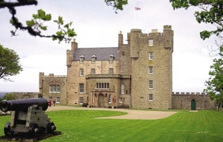 英国女王的工资来自自家“房产”