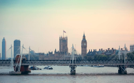 中国土豪买下全英国的几大理由