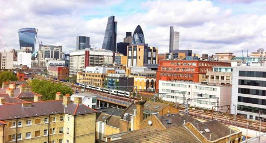 英国房产市场出奇的火爆，学区房乐享高收益