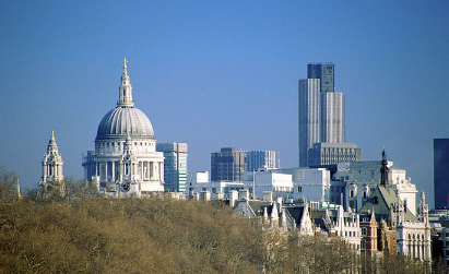 英国政府修改印花税的原因是什么？