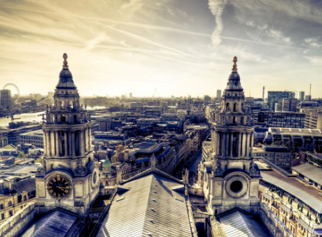 英国老年房产持有者